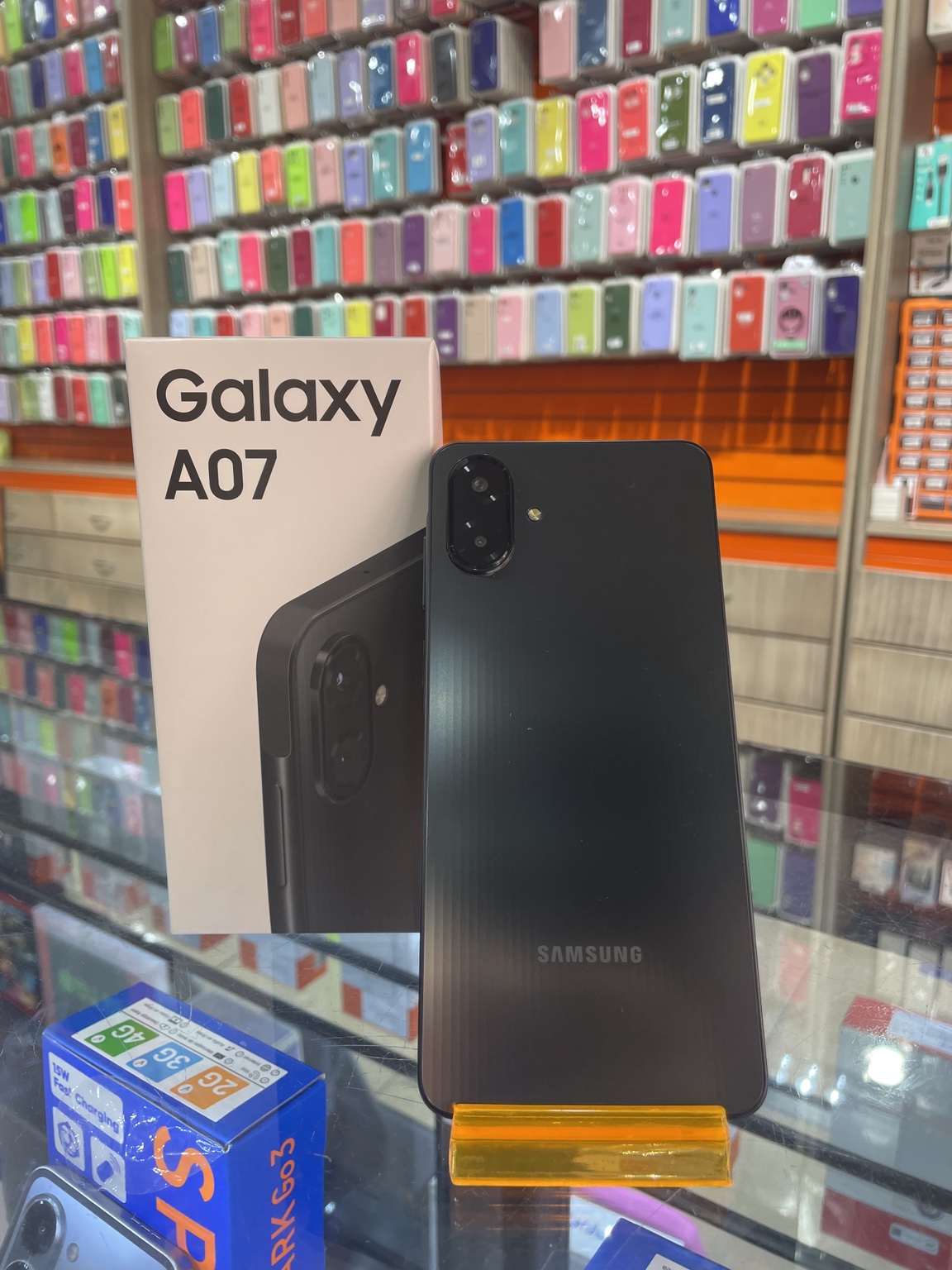 Samsung Galaxy A07 negro y su caja