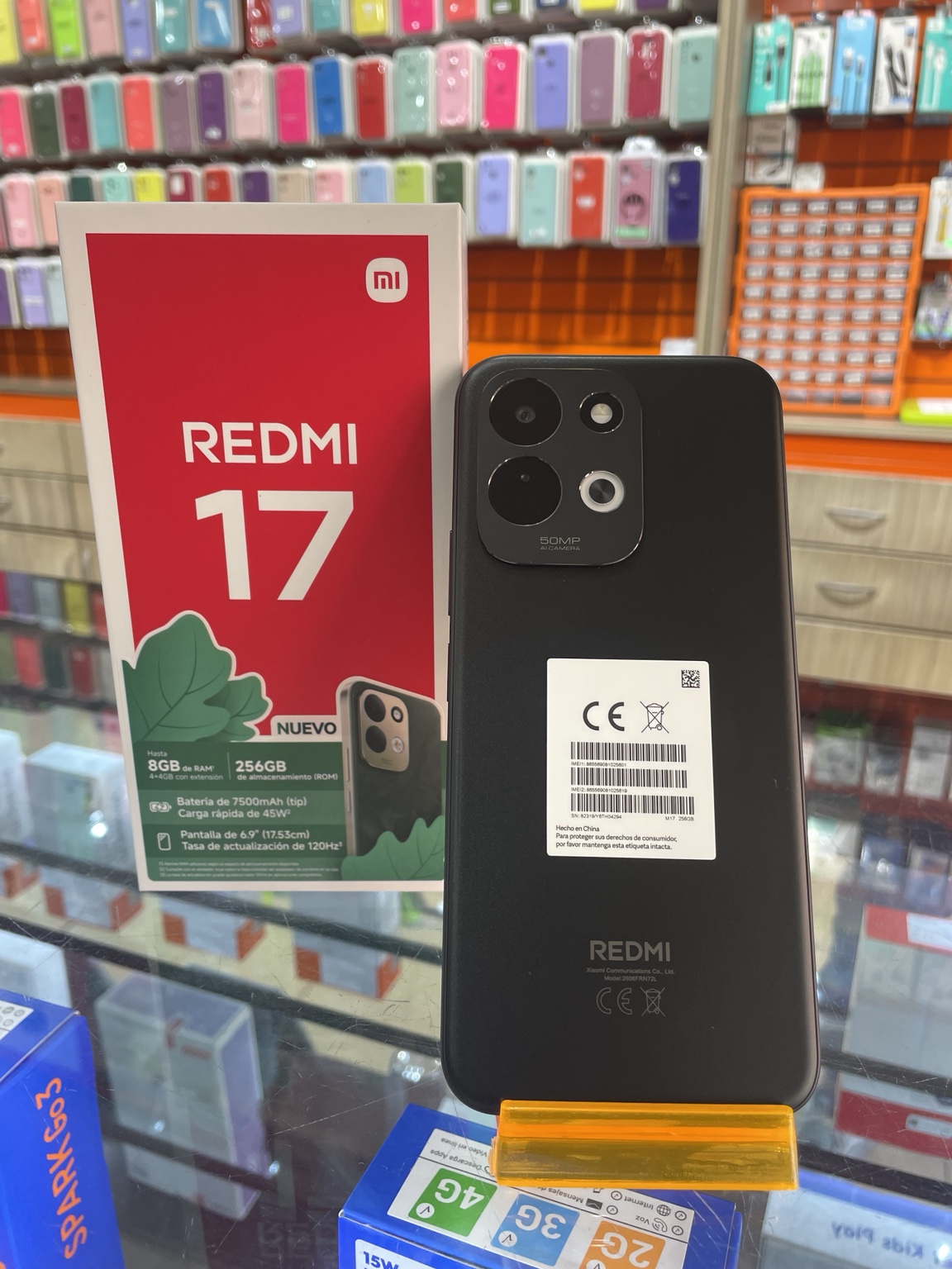 Redmi 17 con su caja en CeluMovil Shop