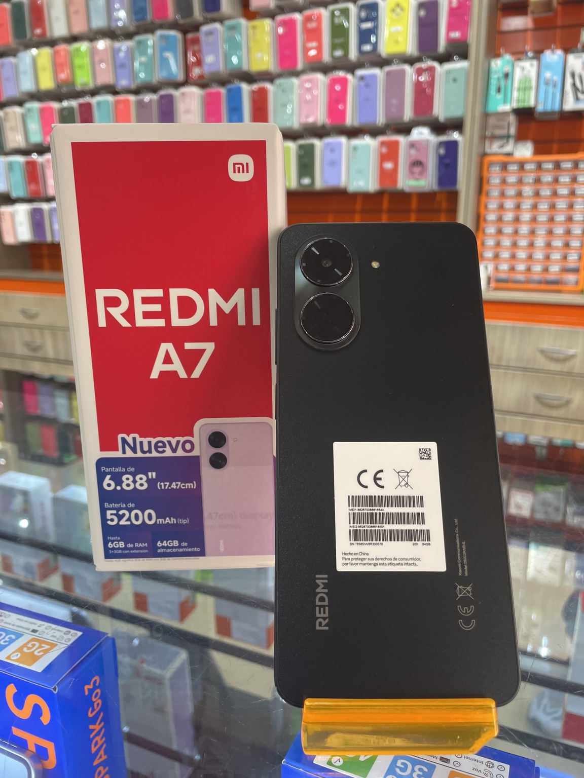 Redmi A7 con su caja en CeluMovil Shop